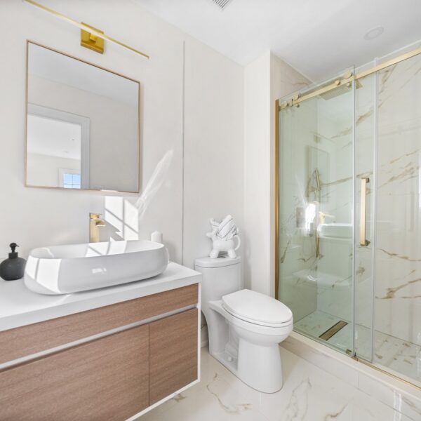 bathroom renovation by Shahkar renovation company